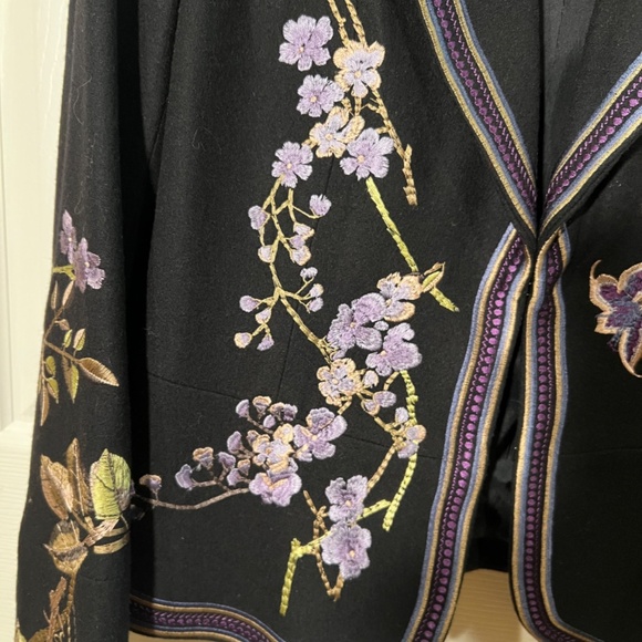 Embroidered Blazer - NEW - Picture 6 of 6